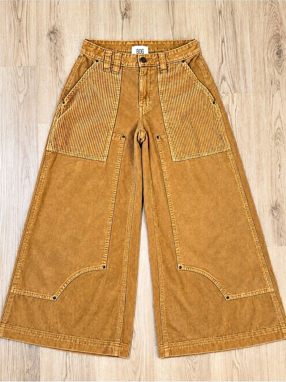BDG Wide Leg Corduroy Pants in Brown Size 0 Like New